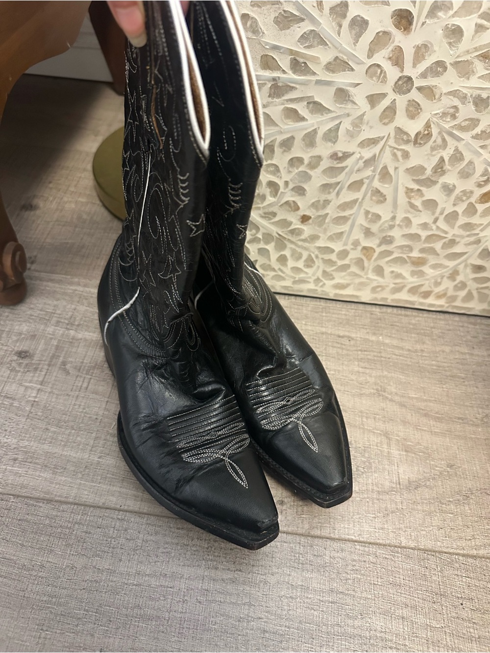 Vintage Black Leather Star Accent Western Cowboy Boots - Picture 5 of 5